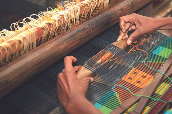 How The Indian Motif – Promoting Handwoven Elegance